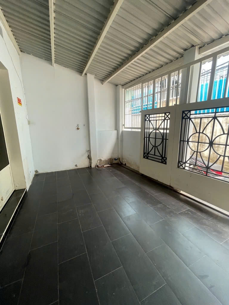 Bán nhà phố cấp 4, đ. số 11 P. Cát Lái, Tp Thủ Đức