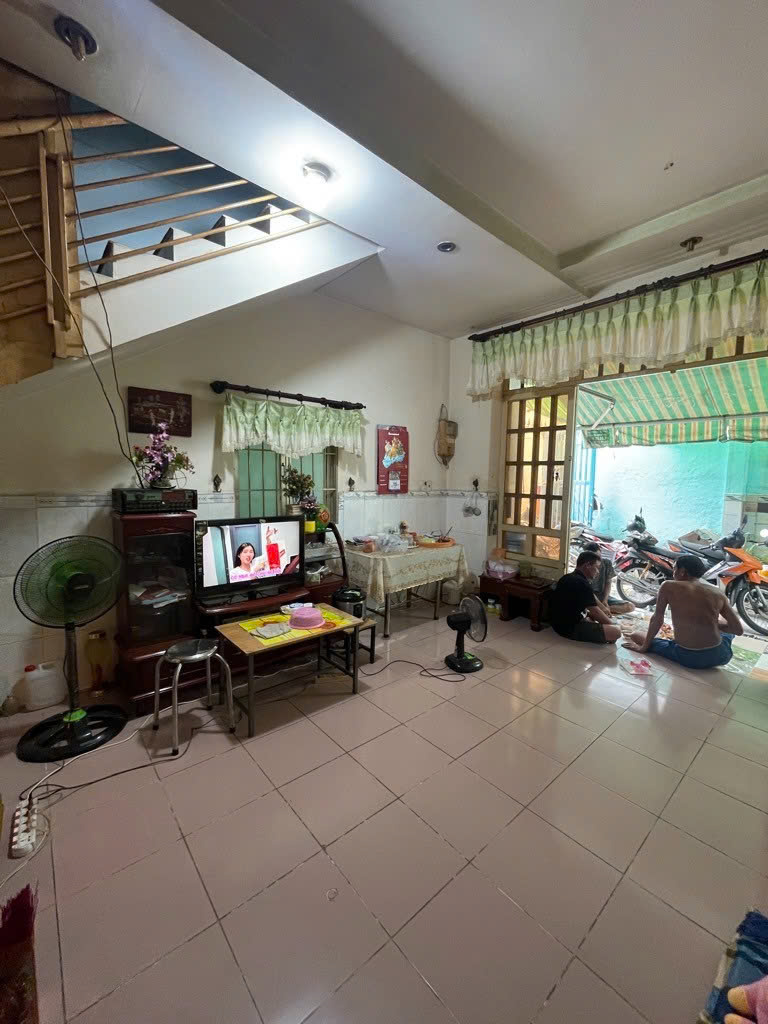 Bán nhà phố 1 trệt, 1 lầu, đường số 13, P. Bình Trưng, Tp Thủ Đức