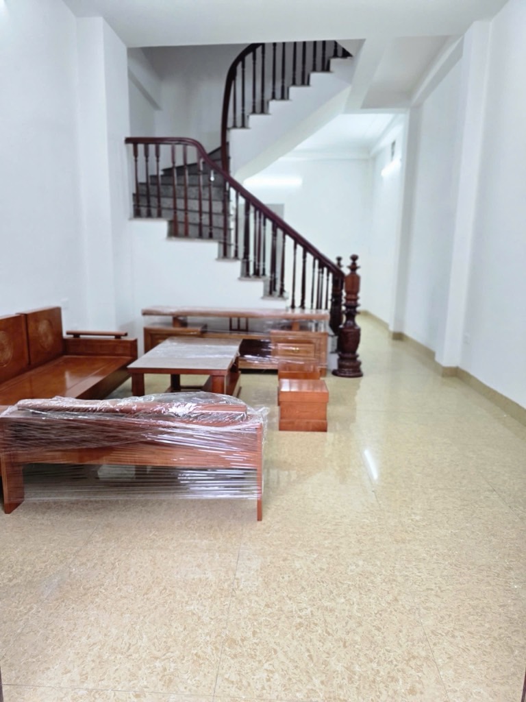 NHÀ DÂN XÂY CHẮC CHẮN - NỘI THẤT ĐẦY ĐỦ - NGÕ THOÁNG RỘNG - TIỆN ÍCH ĐẦY ĐỦ - Ở CỰC SƯỚNG!