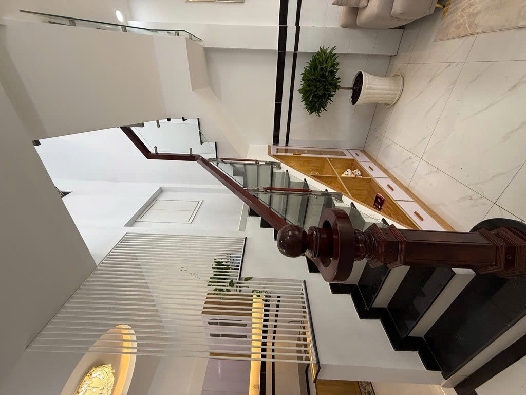 KHU SÂN BAY - HXH THÔNG, DTSD 69M2  2 TẦNG ĐÚC THẬT 2PN, SỔ A4 HOÀN CÔNG ĐỦ, TẶNG NỘI THẤT, CHÀO CHỈ 4.X TỶ TL