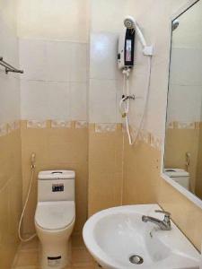 Bán nhà hẻm 20 Cô Bắc, P.1, Phú Nhuận, diện tích 37 m2, 4 tầng bê tông, lô góc 2 mặt tiền hẻm, đang có sẵn dòng tiền cho thuê. Giá chỉ 9 tỷ (còn thương lượng).