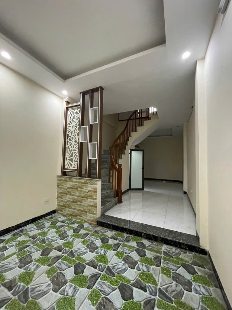 Nhà 32m cách mặt đường lớn 20m giá chỉ 4,x tỷ