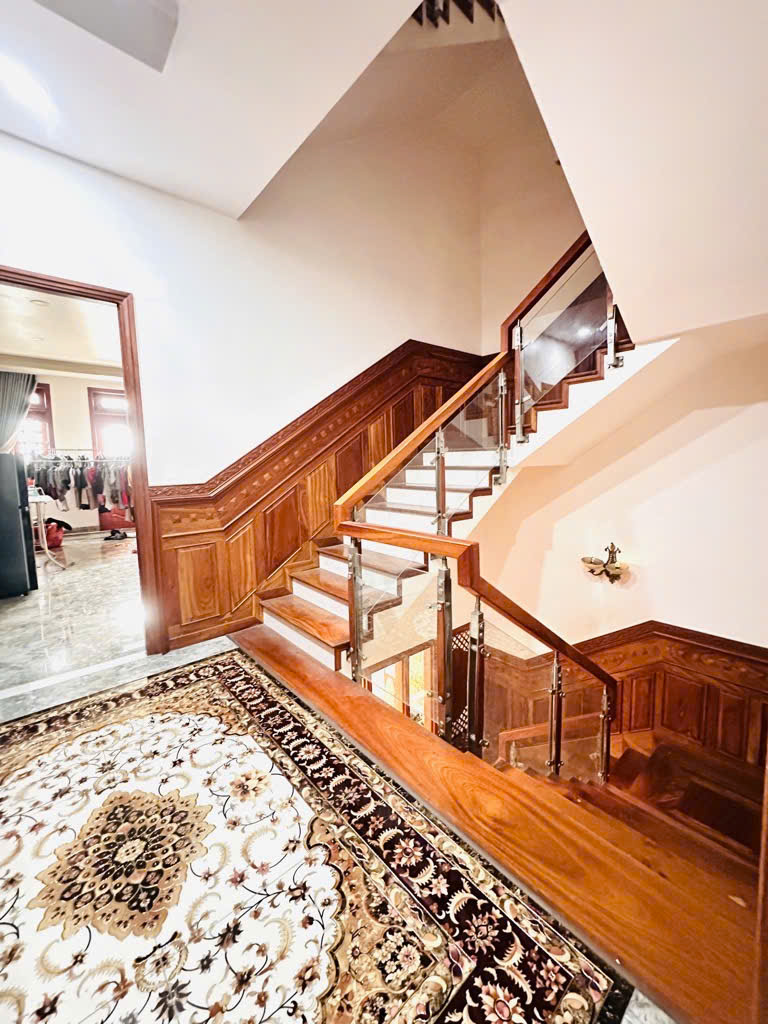 BÁN BIỆT THỰ CAO CẤP SIÊU ĐẸP , 12,9 TỶ , TMT , QUẬN 12 ,