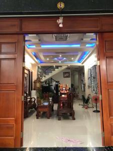 BÁN NHÀ , HXH , NGUYỄN ẢNH THỦ , TMT , Q12 , DT 125m2 , Giá 7,5 tỷ . 0909 440 955 / 0879 409 260  HOÀNG --để được hướng dẫn xem nhà miễn phí