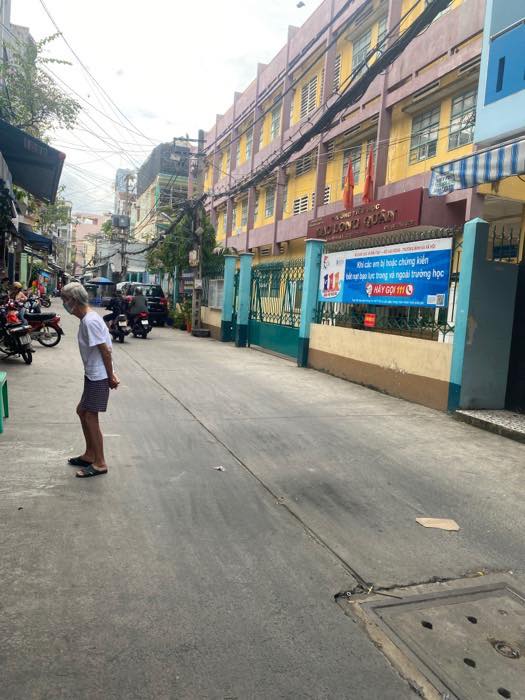 BÁN NHÀ Q TÂN  BÌNH LAC LONG QUÂN ,  hẻm xe hơi