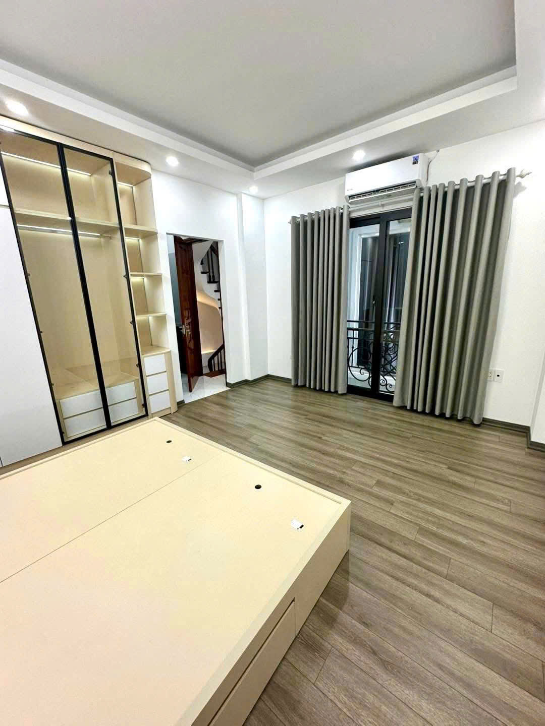 BÁN NHÀ TRƯỜNG CHINH – 7 TẦNG THANG MÁY – 20M RA PHỐ , NHỈNH 9 tỷ [33x7T]