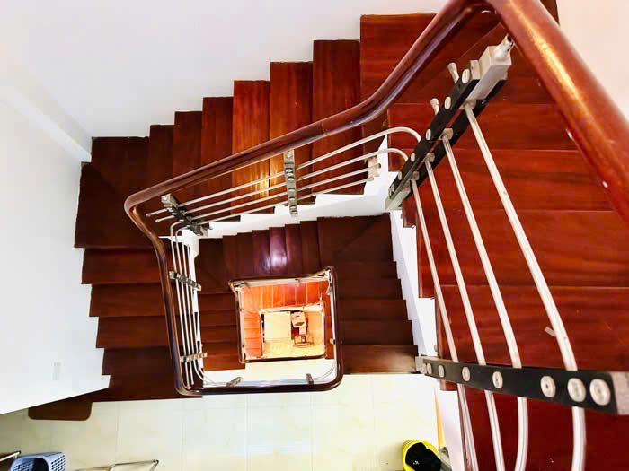 Bán Nhà Tôn Thất Tùng,Nhà Mặt Ngõ,39m2x5,Hơn 9 Tỷ