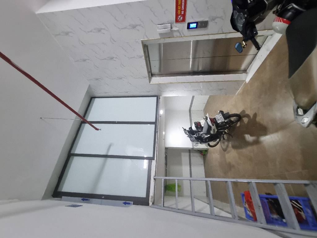 Ngã 5 Ô Chợ Dừa,CCMN Dòng Tiền,full nội thát ,40m2x6,9,9 tỷ