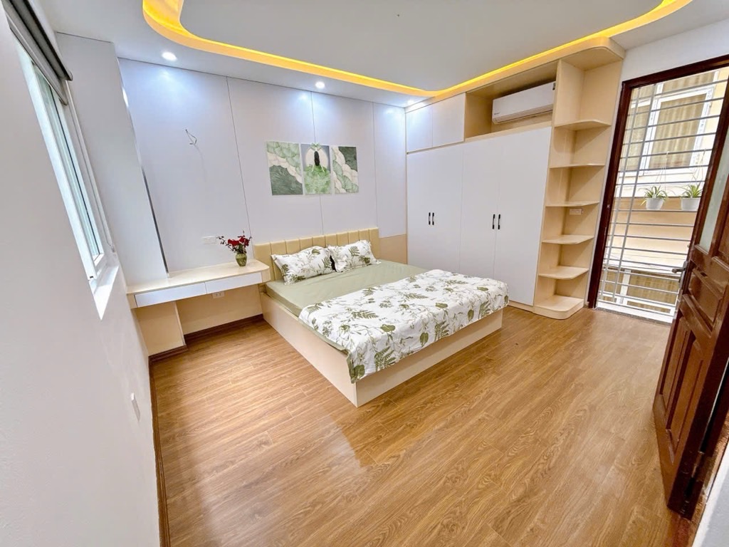 Ngã Tư Sở,FUll Nội Thất,Nhà Mới Ở Ngay,33m2 x 5 tầng,7,75 tỷ