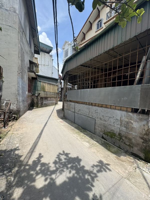 Bắc Từ Liêm - Ngõ rộng nông cách ôtô 10m - nhà chỉ việc dọn vào ở - Ôtô đỗ cửa  khu vực yên tĩnh an sinh tốt, gần trường, trung tâm hành chính 51m2 - mt 4.6 - 3 tầng giá hơn 7 tỷ Sổ đỏ chính chủ giao dich ngay Ace lh 0348 528 678(kb zalo xem chi tiết)