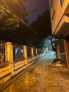 Bán Nhà ĐÔNG NGẠC - 4 Tầng, Ôtô Đỗ Cửa, Vị Trí Đẹp