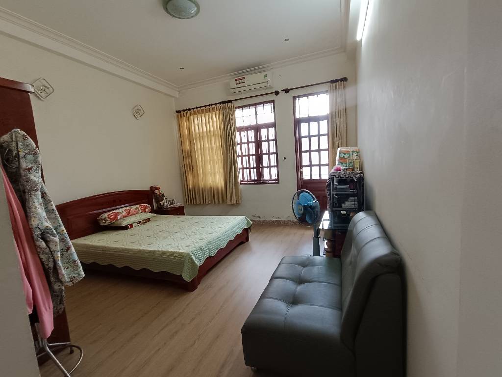 MẶT TIỀN ĐANG KINH DOANH – VỊ TRÍ ĐẮC ĐỊA, KHU VỰC SẦM UẤT, PHÙ HỢP KINH DOANH MỌI NGÀNH NGHỀ