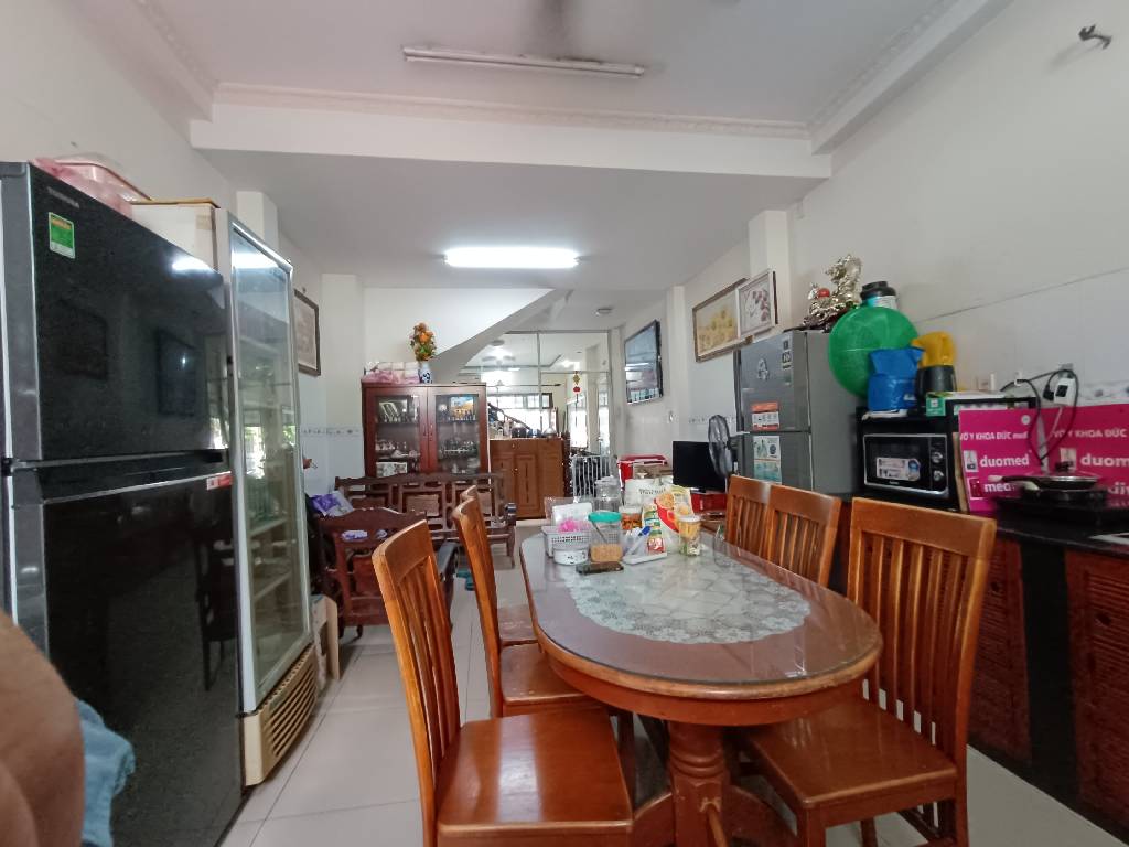 MẶT TIỀN ĐANG KINH DOANH – VỊ TRÍ ĐẮC ĐỊA, KHU VỰC SẦM UẤT, PHÙ HỢP KINH DOANH MỌI NGÀNH NGHỀ