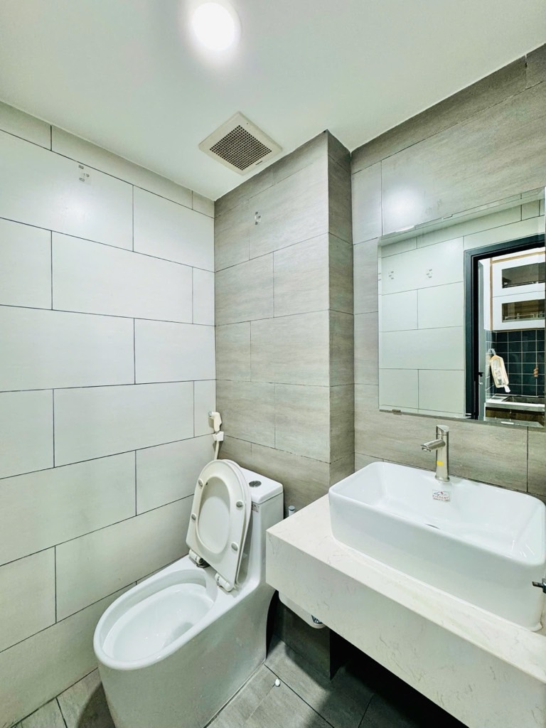 MẶT TIỀN ĐANG KINH DOANH – VỊ TRÍ ĐẮC ĐỊA, KHU VỰC SẦM UẤT, PHÙ HỢP KINH DOANH MỌI NGÀNH NGHỀ