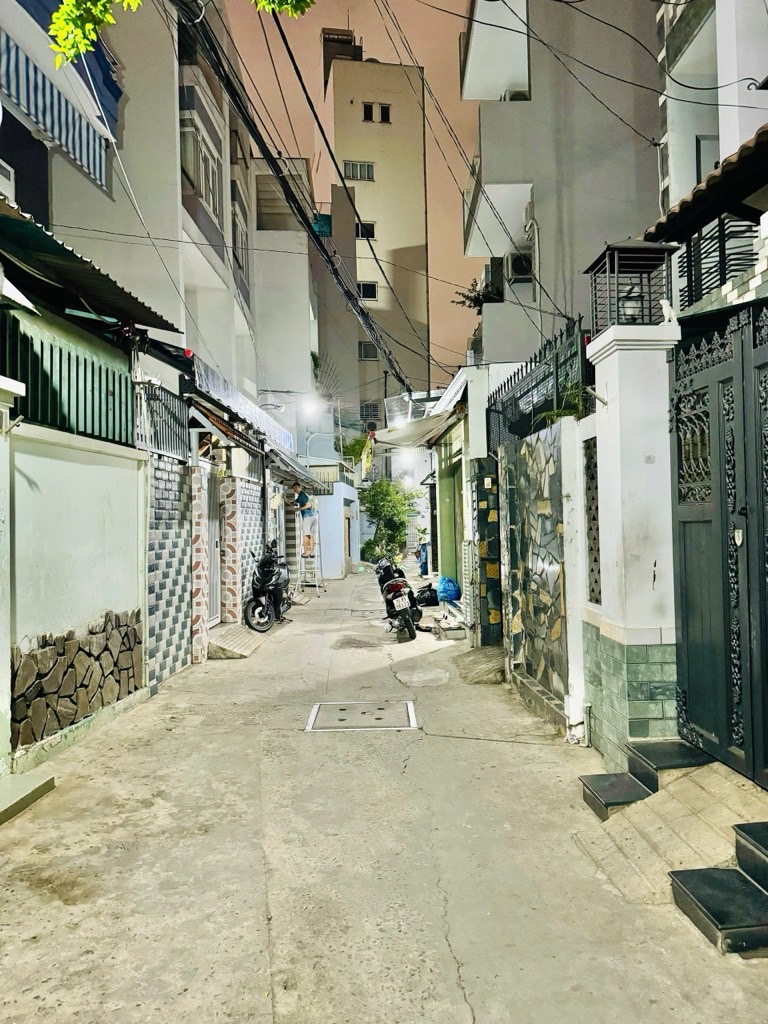 MẶT TIỀN ĐANG KINH DOANH – VỊ TRÍ ĐẮC ĐỊA, KHU VỰC SẦM UẤT, PHÙ HỢP KINH DOANH MỌI NGÀNH NGHỀ