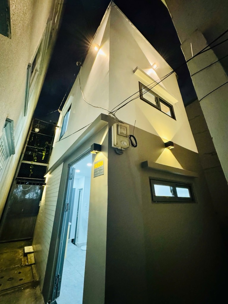 MẶT TIỀN ĐANG KINH DOANH – VỊ TRÍ ĐẮC ĐỊA, KHU VỰC SẦM UẤT, PHÙ HỢP KINH DOANH MỌI NGÀNH NGHỀ