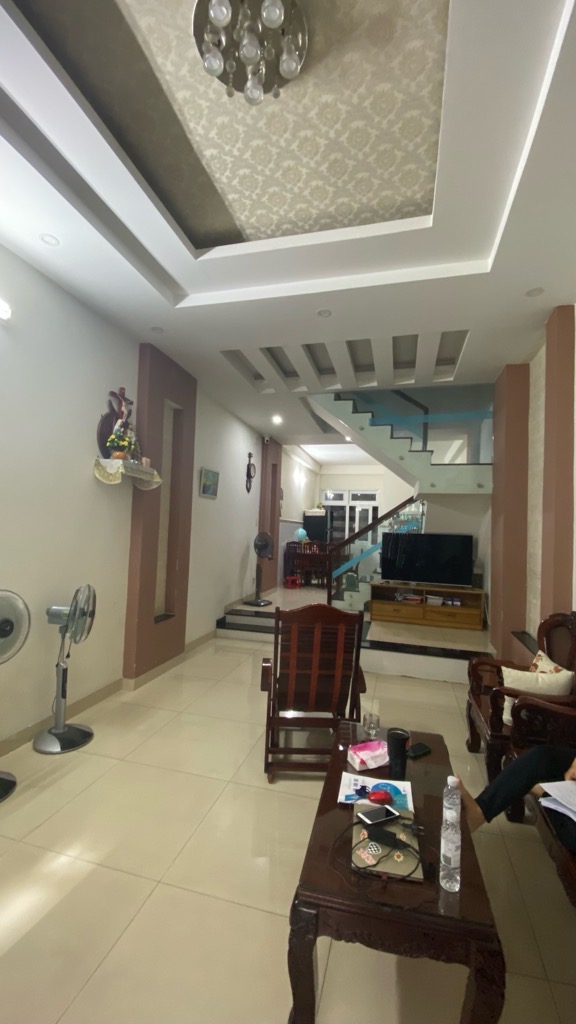 Bán nhà 2 tầng hẻm 4m