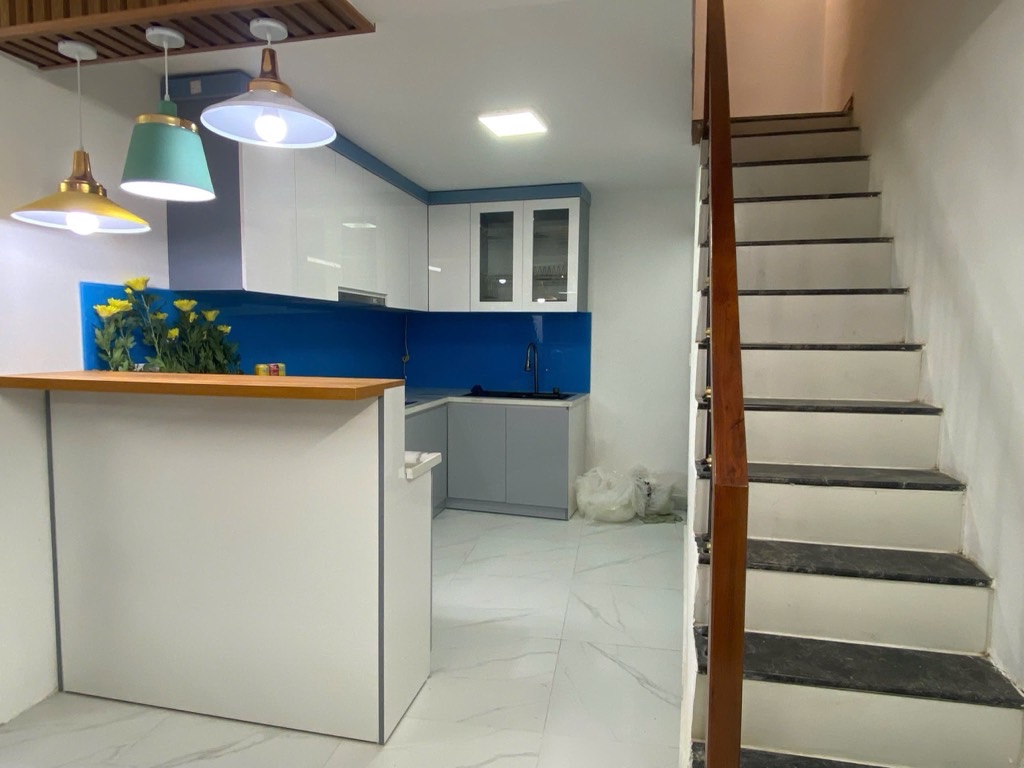 BÁN NHANH NHÀ NGUYỄN CHÍNH HOÀNG MAI VÀO Ở LUÔN