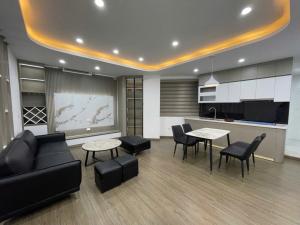 Bán căn 3 ngủ tại chung cư 7A Lê Đức Thọ: 0941831966