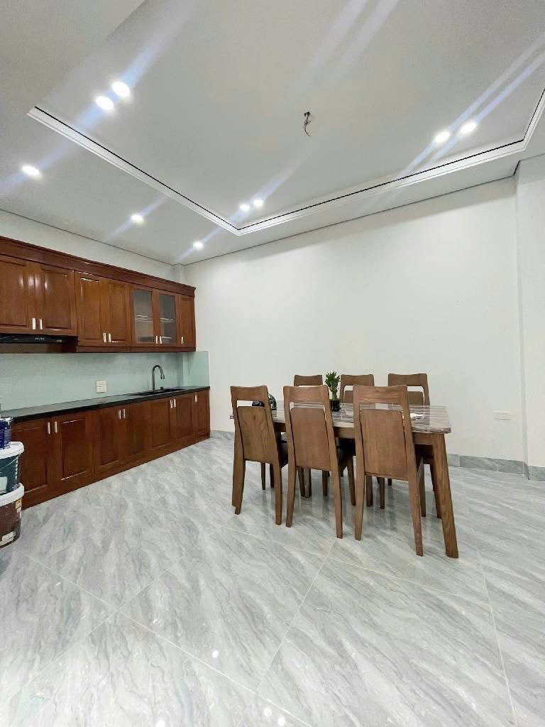 “Hàng kín bay ngay trong ngày” 40m2 ô tô đỗ ngay cửa mà chưa đến 7 tỷ Diện tích 40m2 Ngõ ô tô