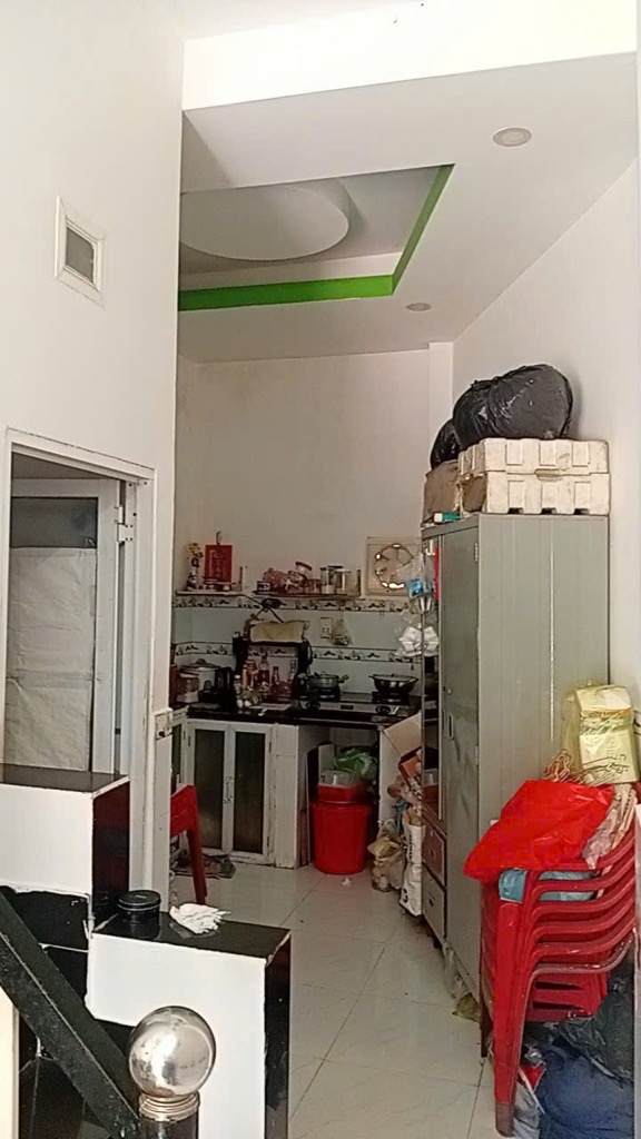 Bán nhà 3 gốc mặt tiền đường Trần Xuân Soạn, ngang 3m, diện tích 21m2, có sổ hồng riêng