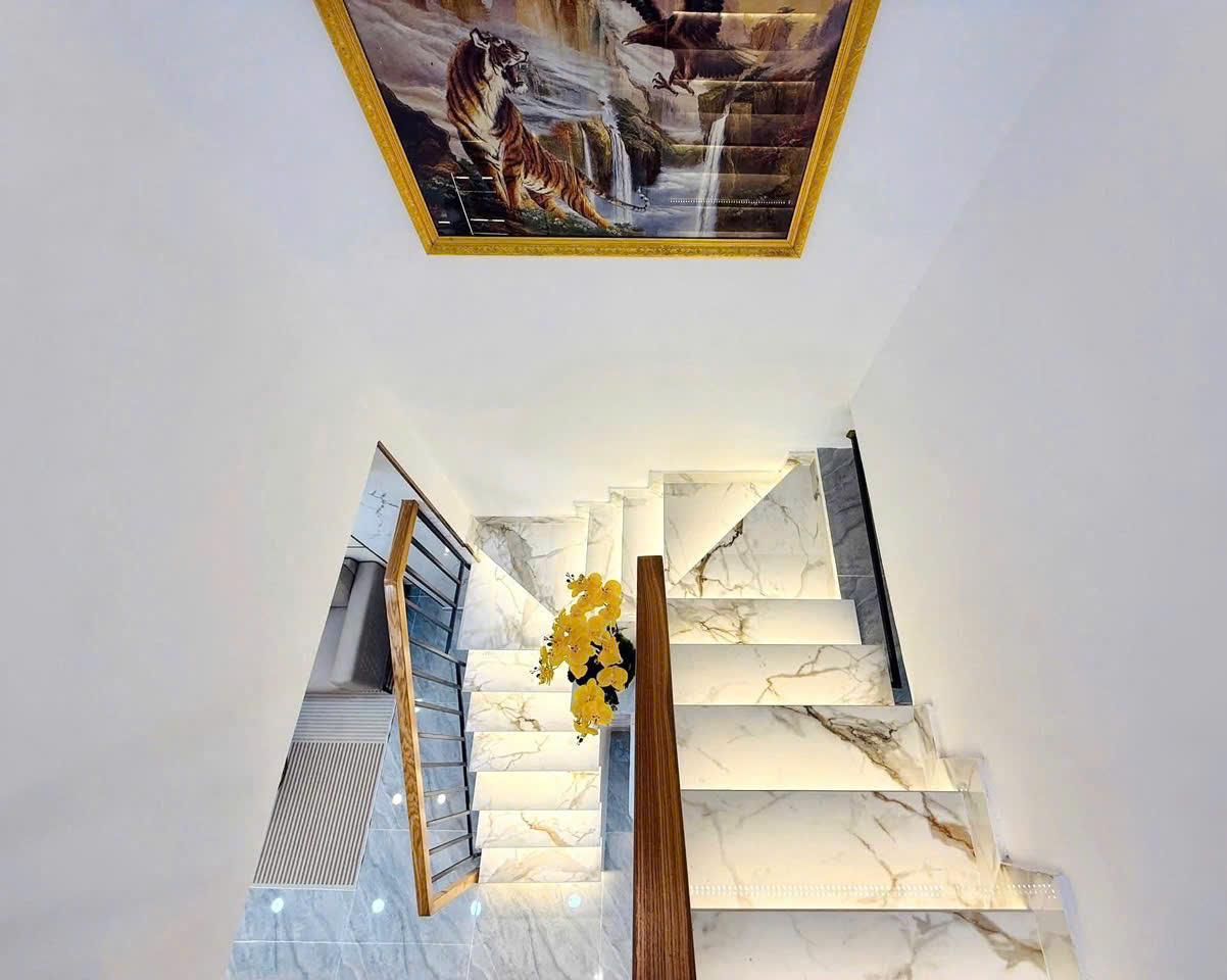 Bán nhà Trung Tâm Phố Lụa, Hà Đông - 42m2, nhà Lô góc 3 mặt thoáng - Chỉ 7,6 tỷ