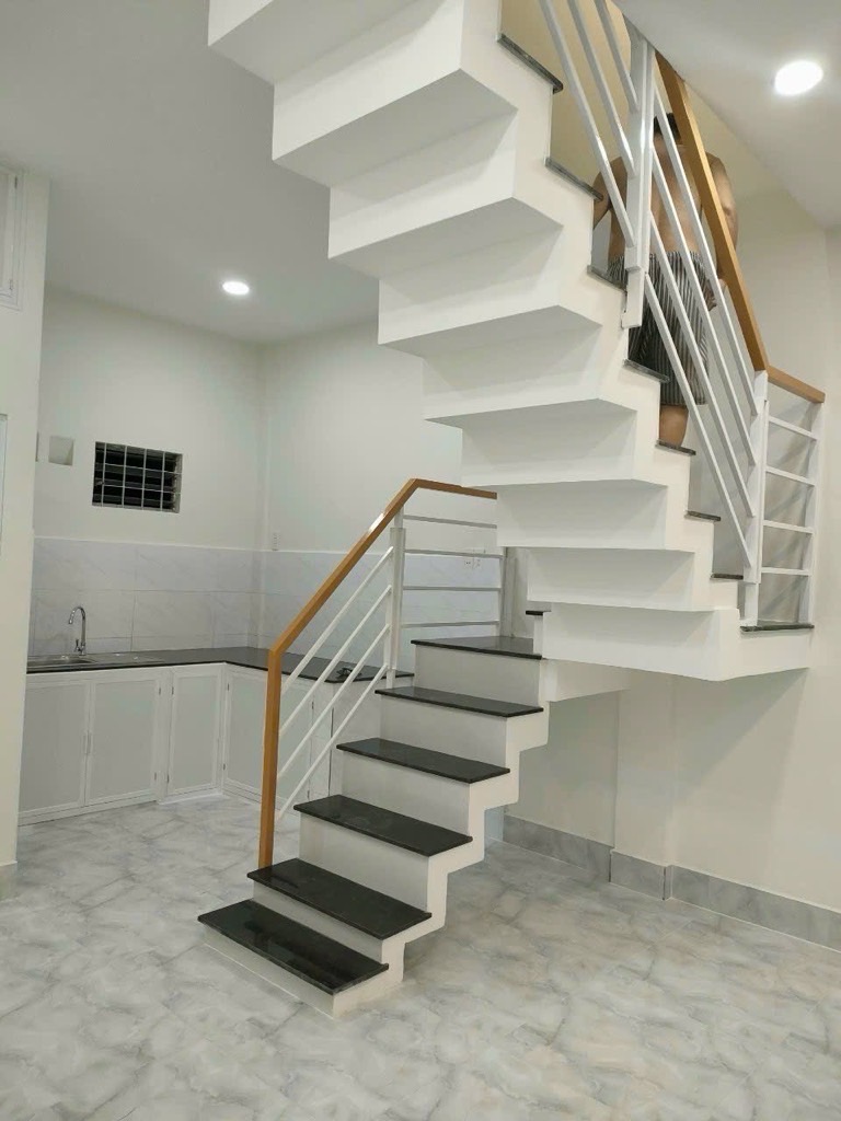 BÁN NHÀ CHIA TÀI SẢN