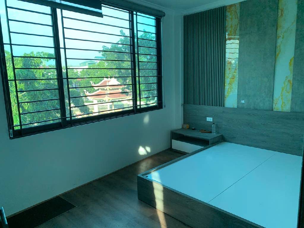 NHÀ FULL NỘI THẤT- Ô TÔ TRÁNH - ĐƯỜNG THÔNG- KINH DOANH- HOA LÂM LONG BIÊN