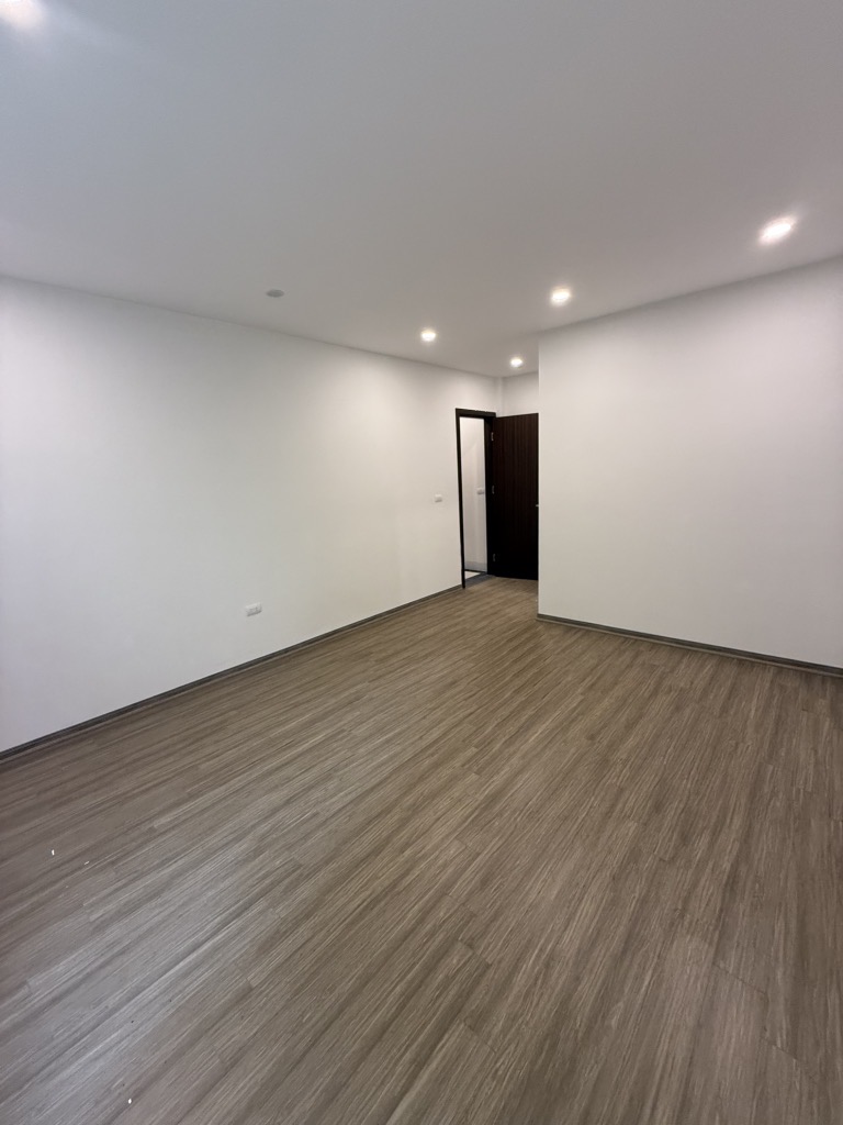 KINH DOANH-Ô TÔ TRÁNH- NHÀ 5 TẦNG CÓ THANG MÁY- VIỆT HƯNG LONG BIÊN