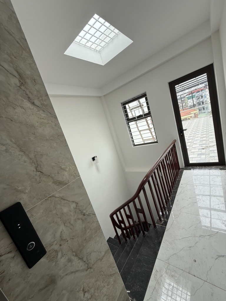 KINH DOANH-Ô TÔ TRÁNH- NHÀ 5 TẦNG CÓ THANG MÁY- VIỆT HƯNG LONG BIÊN