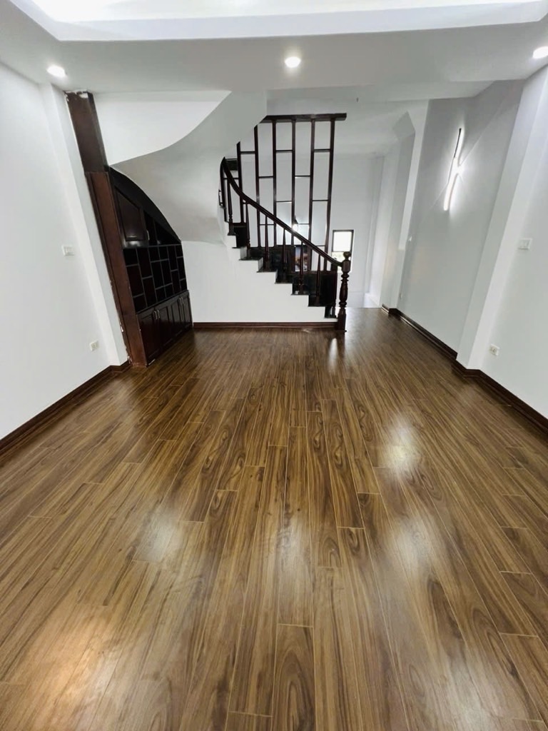 TRƯỜNG LÂM- VỊ TRÍ ĐẸP CÁCH 2 NHÀ RA MẶT PHỐ- GARA- NHÀ DÂN XÂY- 2 THOÁNG