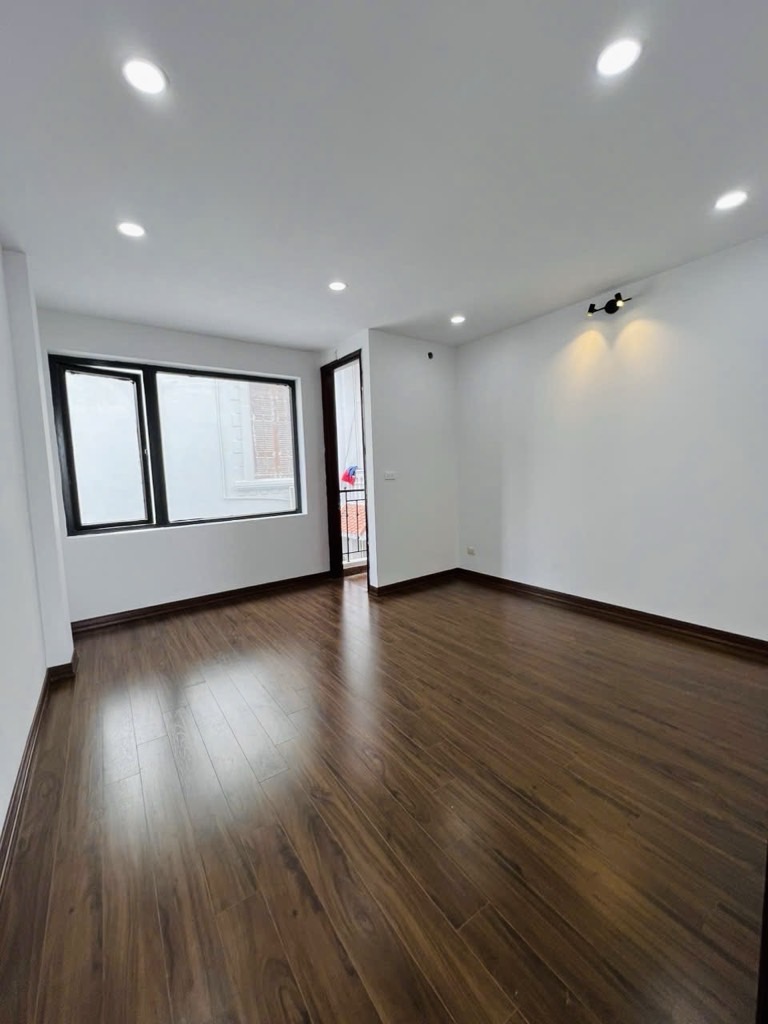 TRƯỜNG LÂM- VỊ TRÍ ĐẸP CÁCH 2 NHÀ RA MẶT PHỐ- GARA- NHÀ DÂN XÂY- 2 THOÁNG