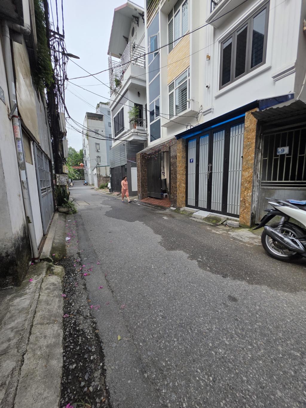 BÁN ĐẤT TẶNG NHÀ 2 TẦNG- PHỐ TRƯỜNG LÂM ĐỨC GIANG- Ô TÔ TRÁNH ĐỖ CỔNG