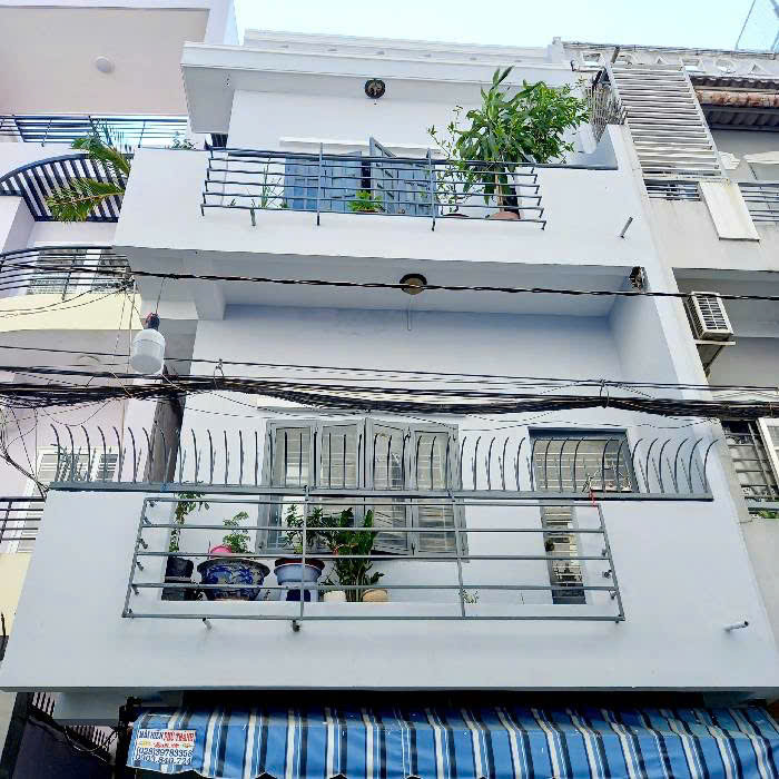 NHÀ LÊ VĂN SỸ, Q3, 3 TẦNG, 32M2, HẺM 8M, GIÁ 9 TỶ