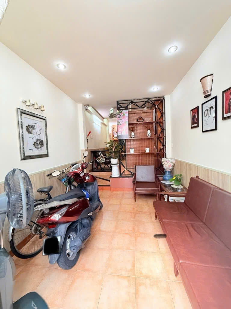 BÁN NHÀ GẦN BIG C TÔ HIẾN THÀNH QUẬN 10 GIẢM MẠNH 1.5 TỶ CHỈ HƠN 9 TỶ