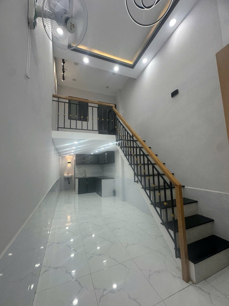 NHà mới đẹp bình tân - chiến lược - 2 tầng - giá 2t