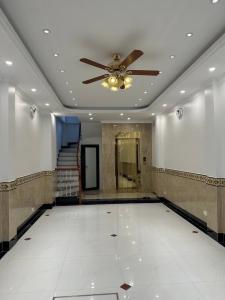 NHÀ 7 TẦNG - THANG MÁY - full Nội Thất xịn nhập khẩu - Gara ô tô - TRUNG TÂM Ngọc Thụy - BAY NHANH