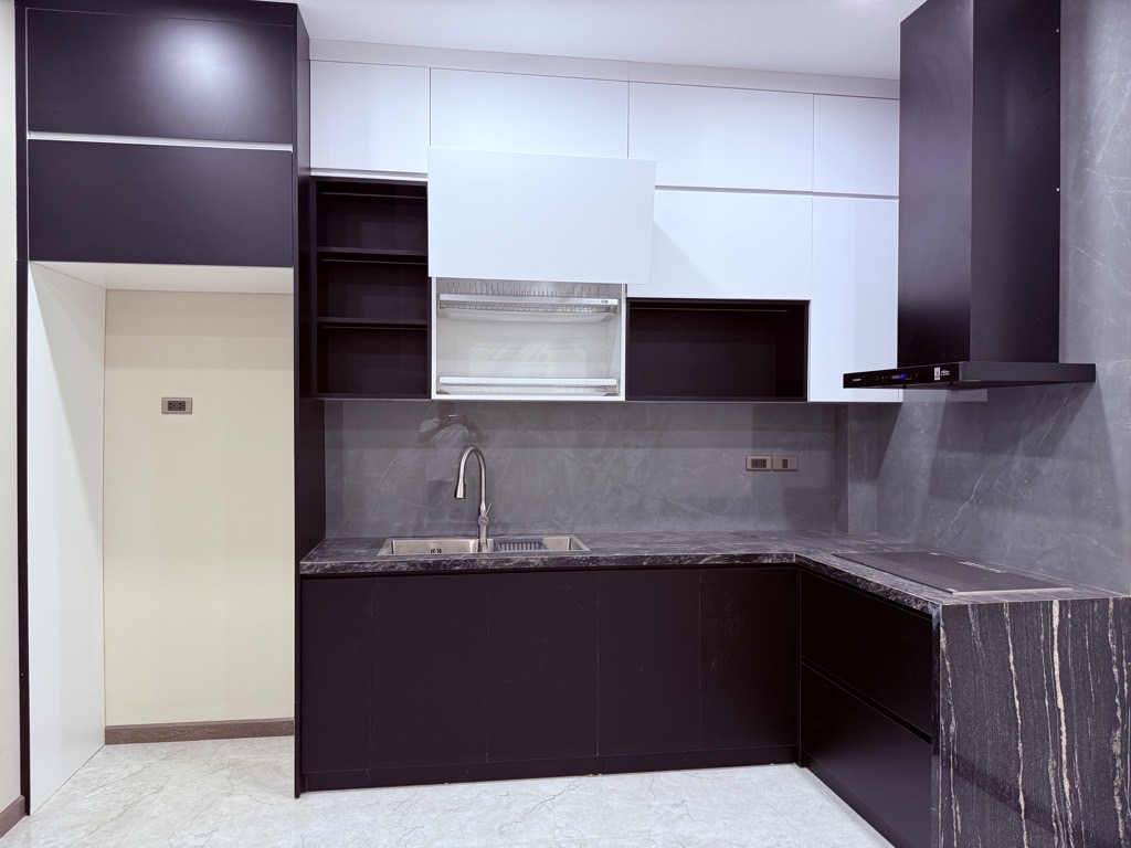 Bán nhà dân xây mới,5 tầng thang máy,full nội thất,ngõ thông các hướng.