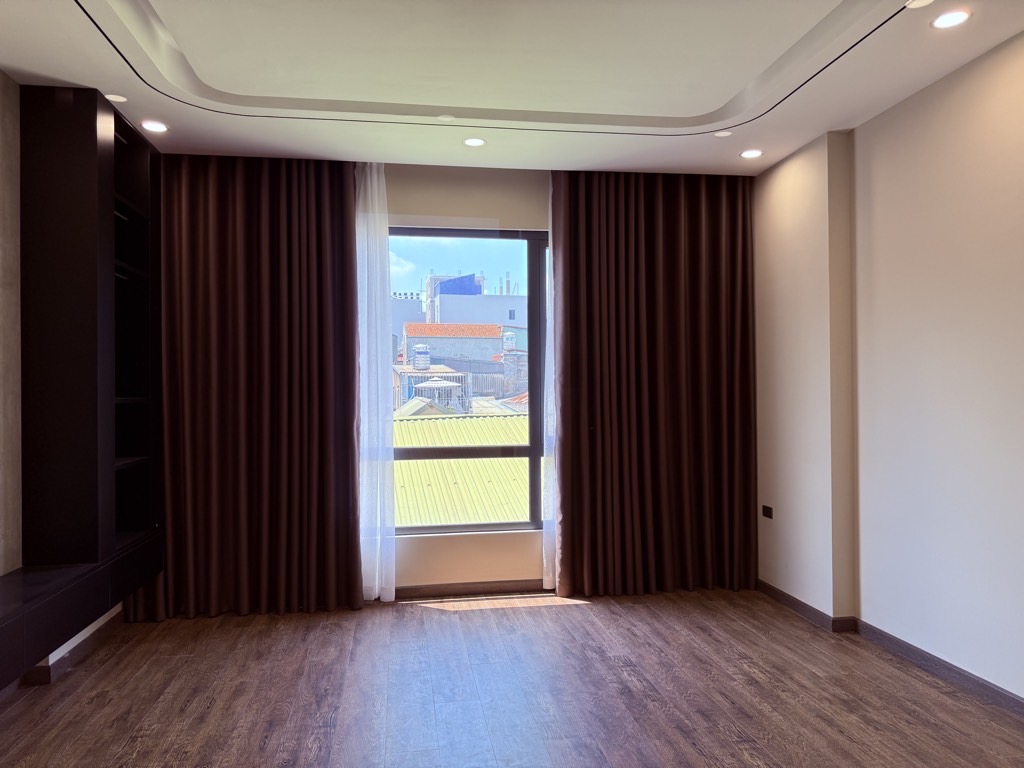 Bán nhà dân xây mới,5 tầng thang máy,full nội thất,ngõ thông các hướng.