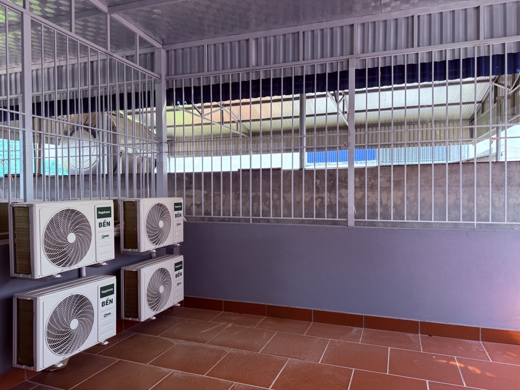 Bán nhà dân xây mới,5 tầng thang máy,full nội thất,ngõ thông các hướng.