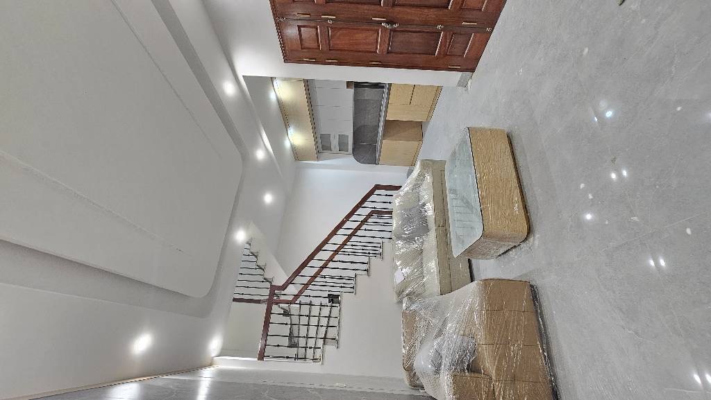 Bán nhà dân xây mới,khu Cự Khối,full nội thất,khách chỉ xách Vali về ở.