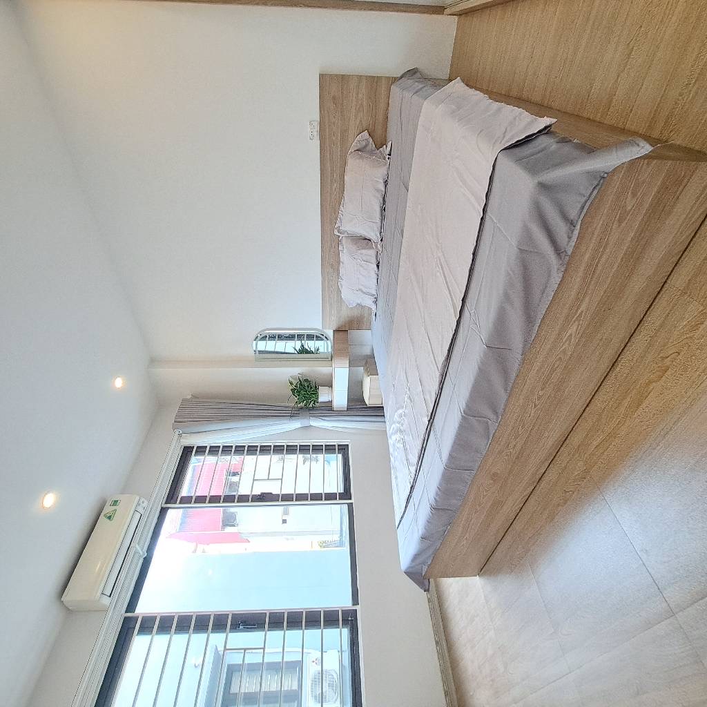 Bán nhà full nội thất,ngõ nông,ôtô đỗ cửa,giao thông thuận tiện đi các ngả.