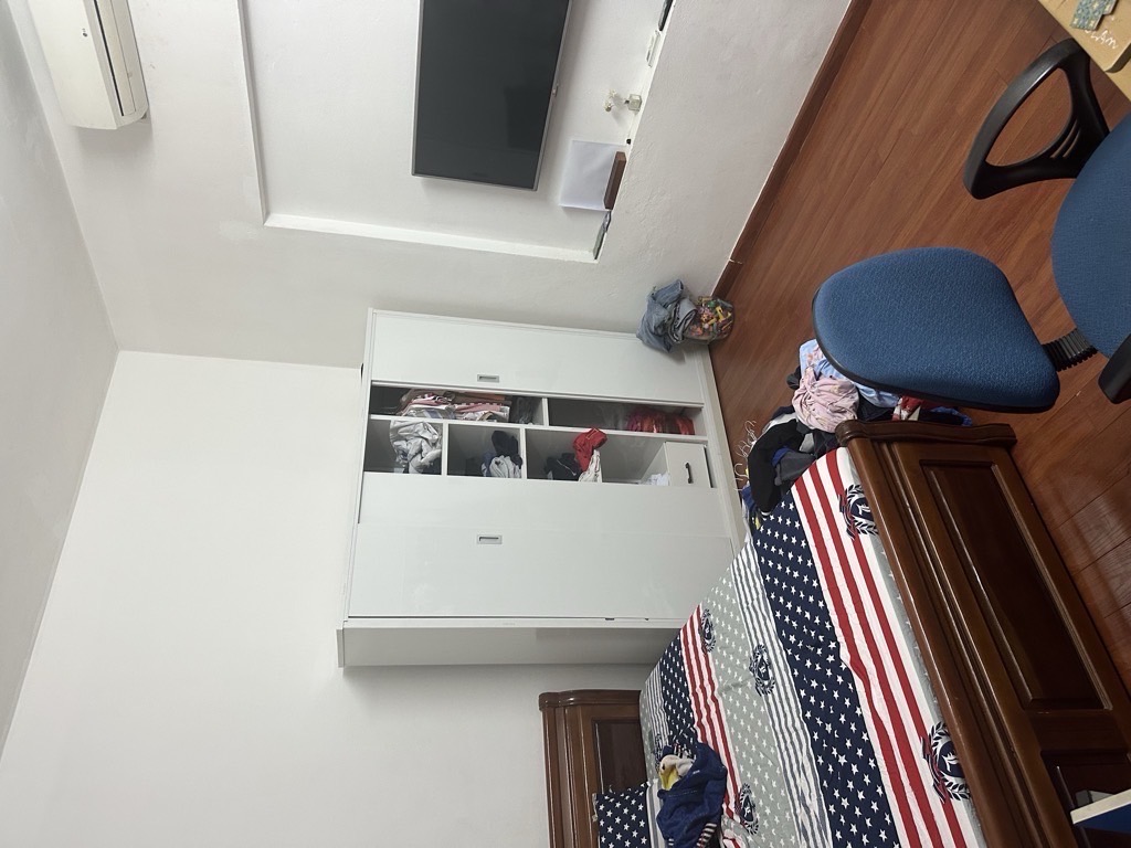 Bán nhà dân xây,4 tầng,bê tông cốt thép chắc chắn,mặt tiền 6m.