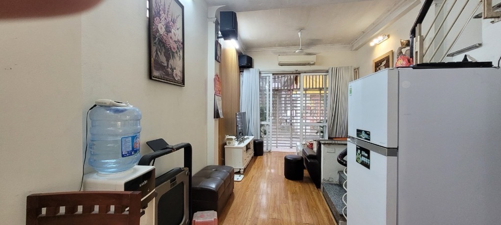 Bán nhà chính chủ,full nội thất,đầy đủ công năng và tiện ích sử dụng.