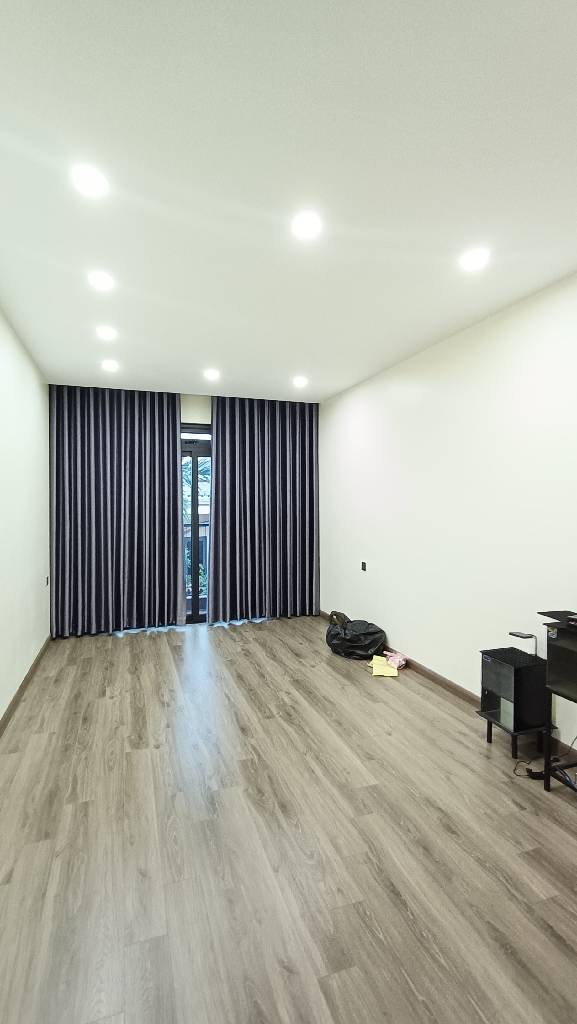 Bán nhà khu vực Long Biên,vị trí giao thông thuận tiện đi các ngả.