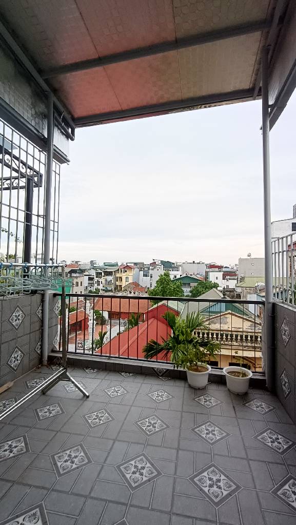 Bán nhà khu vực Long Biên,vị trí giao thông thuận tiện đi các ngả.