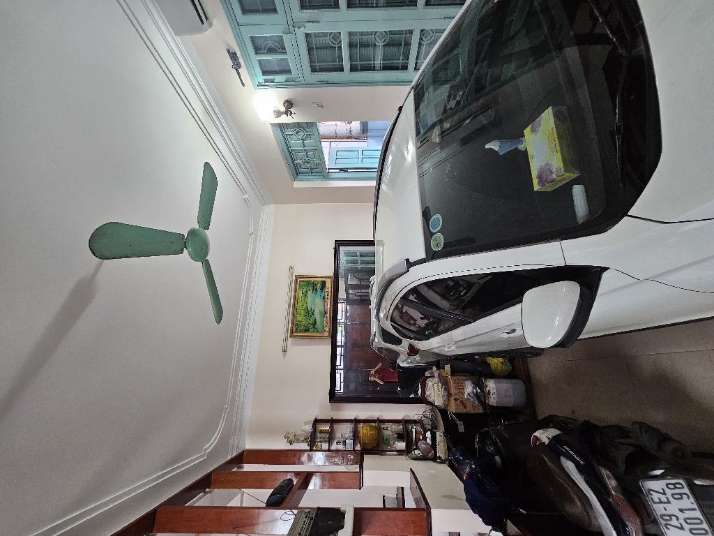 Bán nhà lô góc,2 mặt thoáng,buôn bán kinh doanh các mặt hàng.