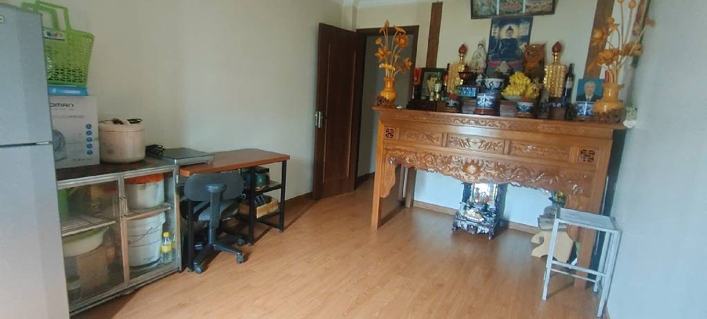 Chính chủ bán nhà,đầy đủ công năng và tiện ích sử dụng,ngõ thông.