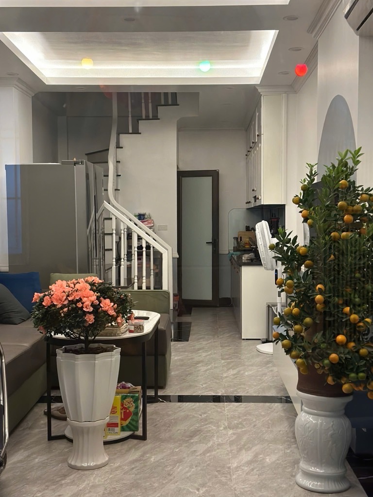 Chào bán nhà xây mới,đầy đủ công năng và tiện ích sử dụng,ngõ thông tứ tung.