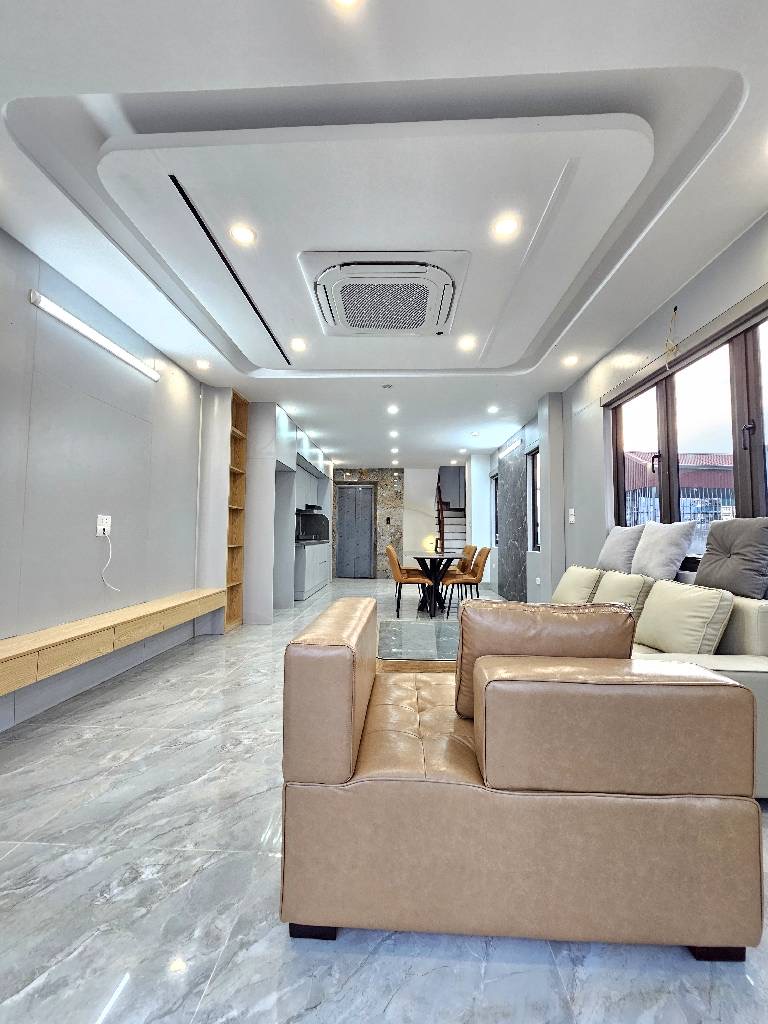 Bán nhà siêu phẩm gara 2 ôtô,6 tầng ,thang máy 450kg.